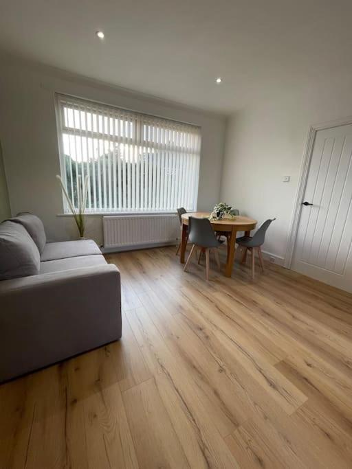 Whole House Modern Two Bedroom In Newcastle - Free Parking Buitenkant foto