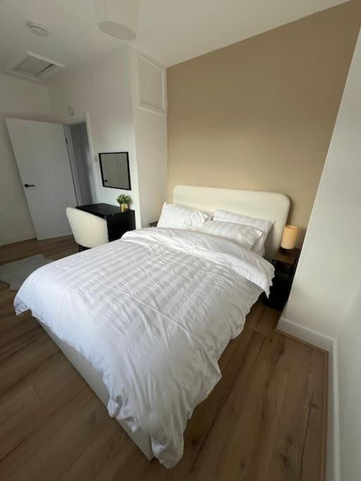 Whole House Modern Two Bedroom In Newcastle - Free Parking Buitenkant foto