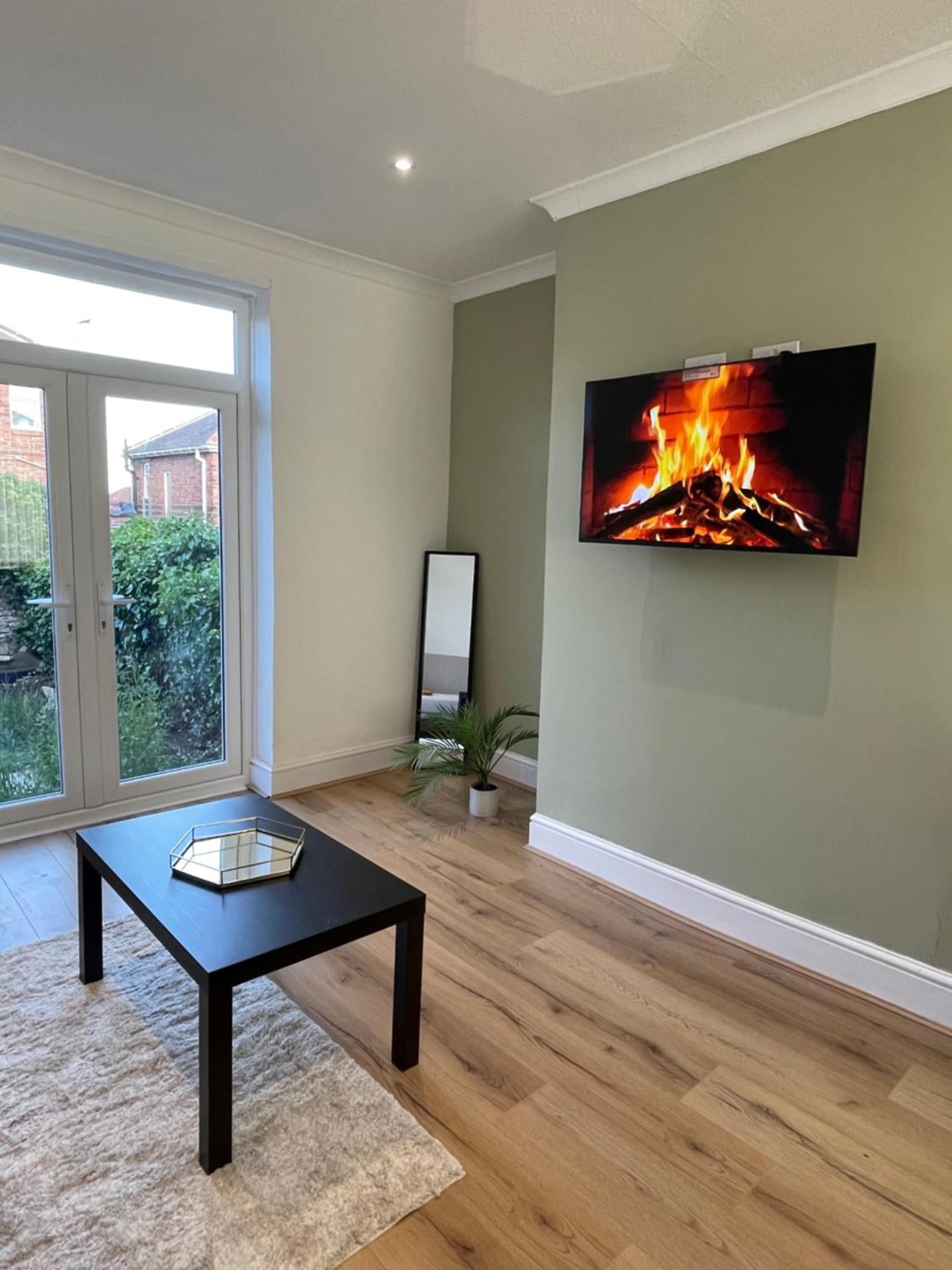 Whole House Modern Two Bedroom In Newcastle - Free Parking Buitenkant foto